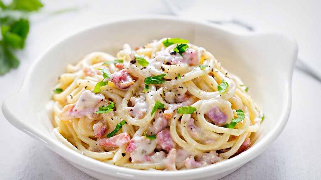 SPAGETI KARBONARE.
