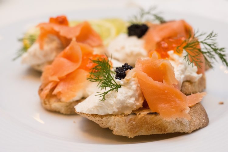 SALMON BRUSCHETTE