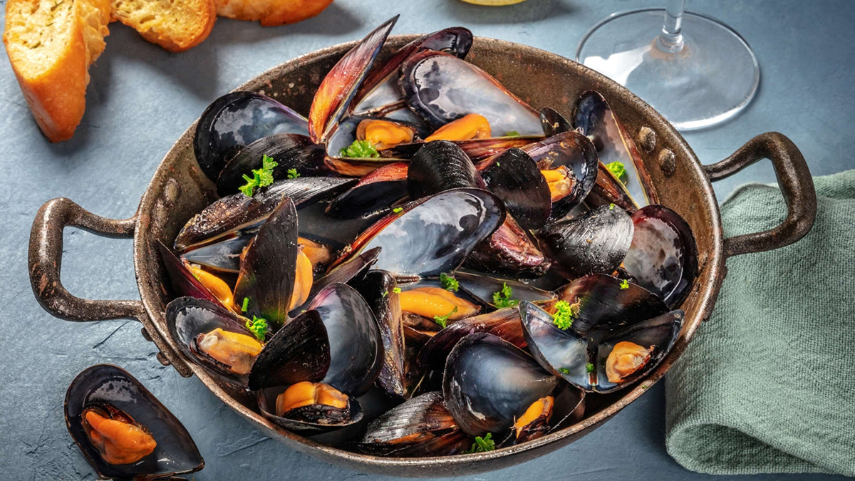 Sautéed mussels