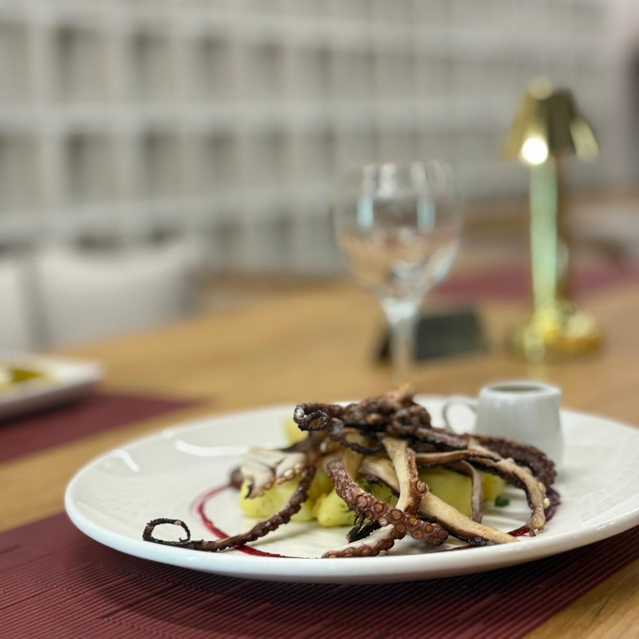 Octapod Zgarë / Grilled Octopus