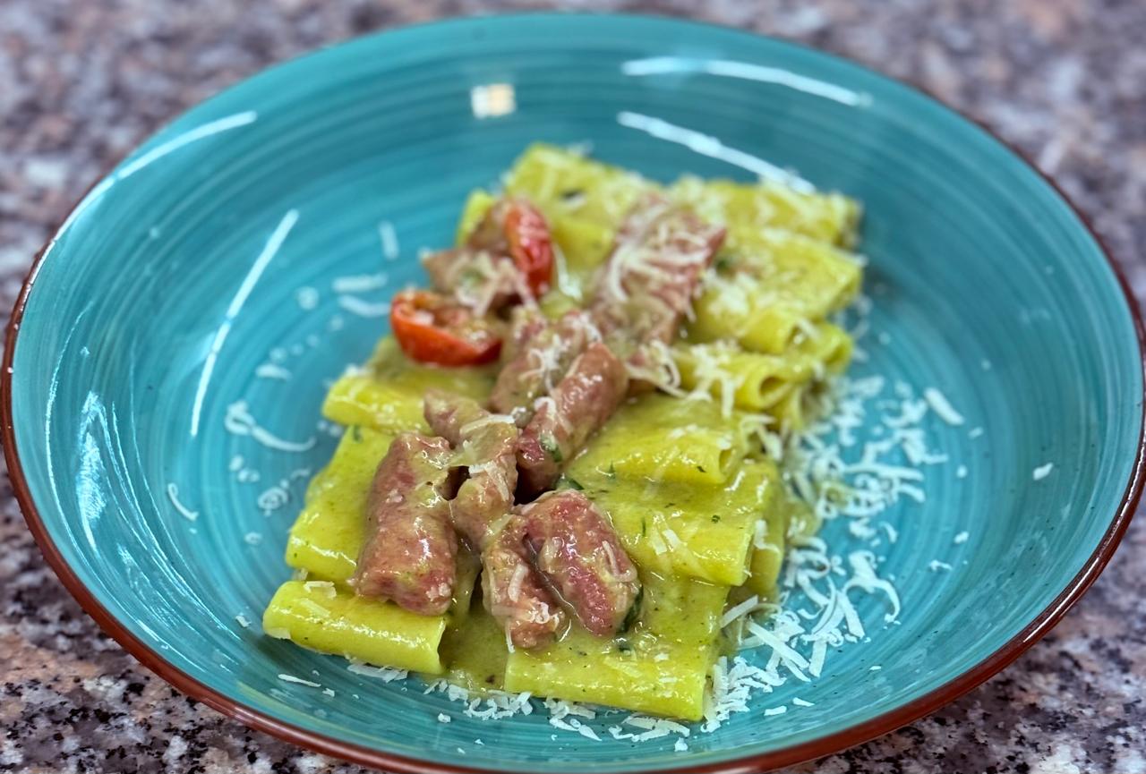 Paccheri me Krem Brokoli dhe Salsiçe / Paccheri with Broccoli Cream & Sausage
